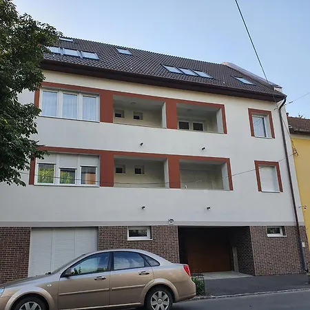 Apartment Resty Szentharomsag Vi *