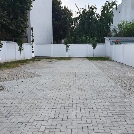 Resty Szentharomsag Vi